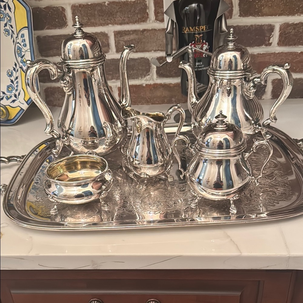 Elegant 6 piece Vintage Georgian.Court Silver Plated Tea Set